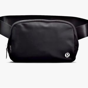 Lululemon Everywhere Belt Bag 1L Black NWT